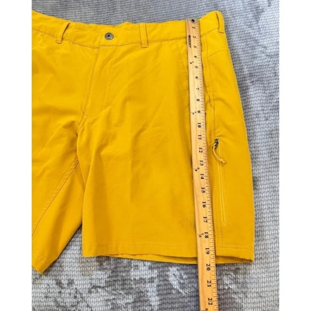 The North Face Mens Hiking Shorts Yellow Size 36X9 Technical Trail Cargo Shorts